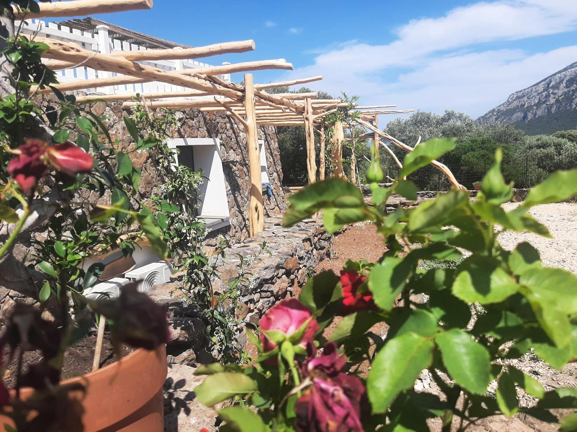 Borgo Rurale Cares Farm stay *